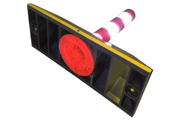 Делиниатор дорожный резиновый ДДР-610 со столбиком сигнальным упругим 380 мм