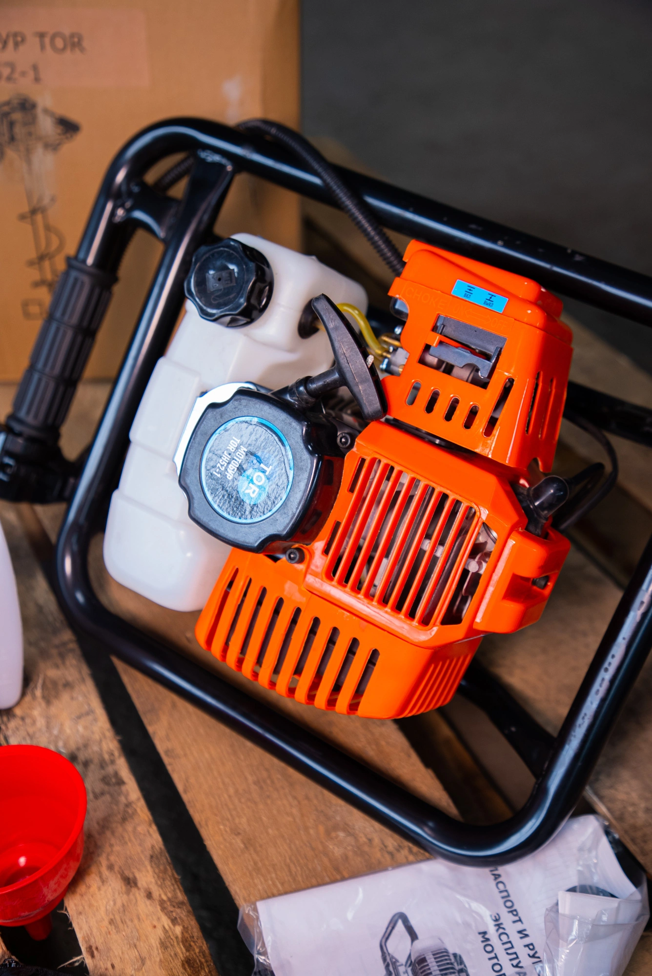 Мотобур без шнека 1,8 кВт TOR JH52-1